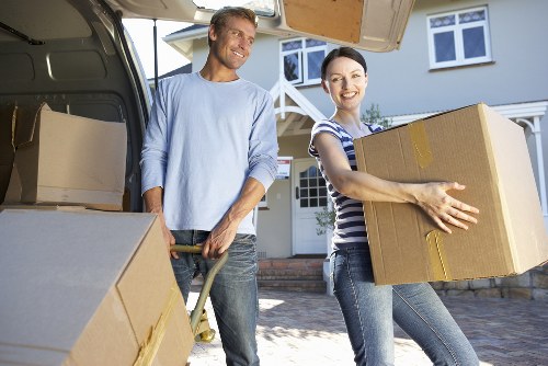 Temporary storage and moving logistics for Edgware removals