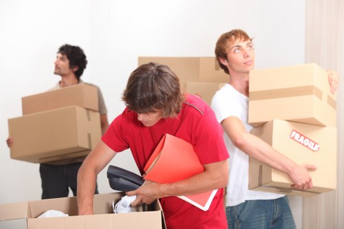 Commercial moving truck support for offices and businesses in Edgware
